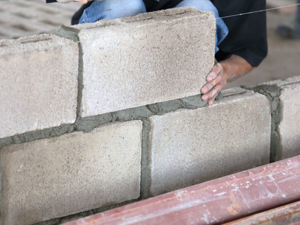 le maire appelle les fabricants de blocs-ciments à se faire identifier