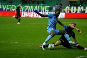 Yannick Bolasie dans son Club de Léopard