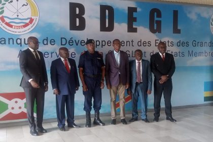 Photo prise après la signature Pour la levée des fonds en vue de la construction du marché central des Virunga, en ville de Goma