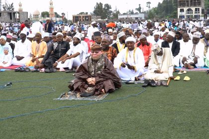 Prière de musulmans pour la rupture du jeûne du mois de ramadan