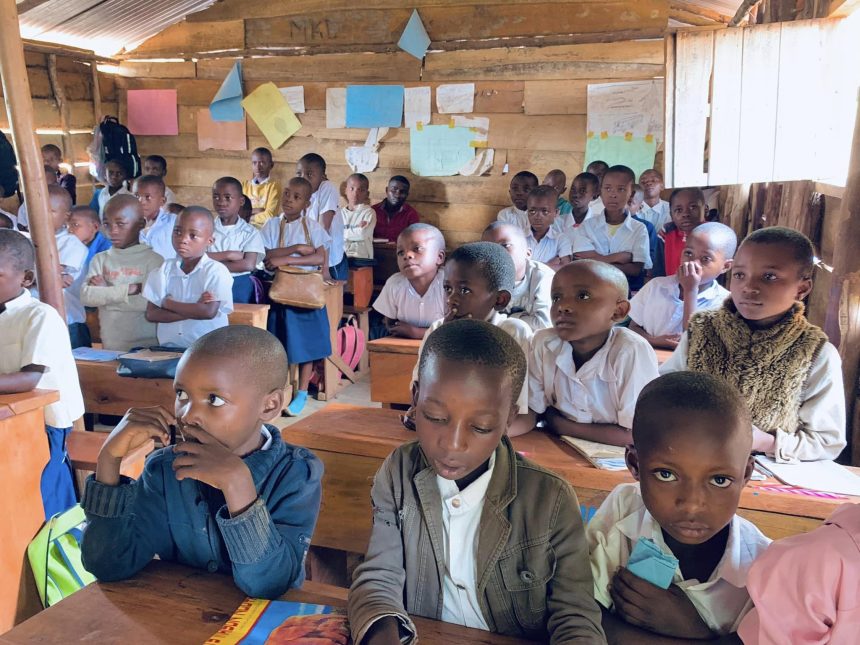 Photo d'illustration : Les écoliers dans la salle de classe