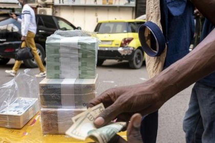 Échange entre Francs Congolais et Dollars