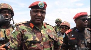 Le commandant de la force régionale de la communauté des États des pays d'Afrique de l'est (EAC), le Général Jeff Nyagah du continent kényan