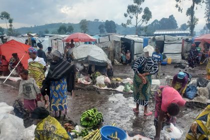 Un petit marché pour les déplacées de guerre dans le Nyiragongo