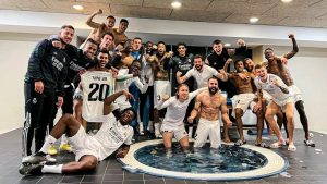 Real Madrid après célébrant la victoire contre le FC Barcelone