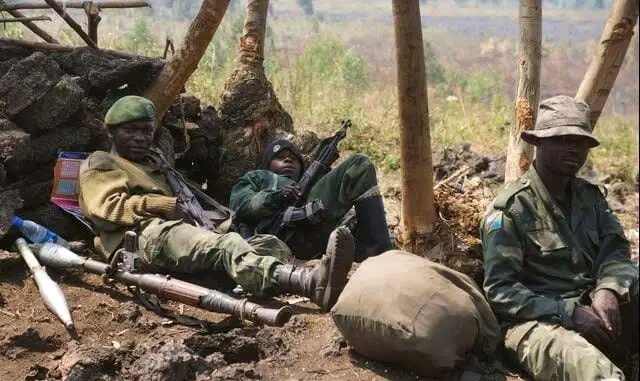 Groupe d'auto-défense appelées WAZALENDU au front