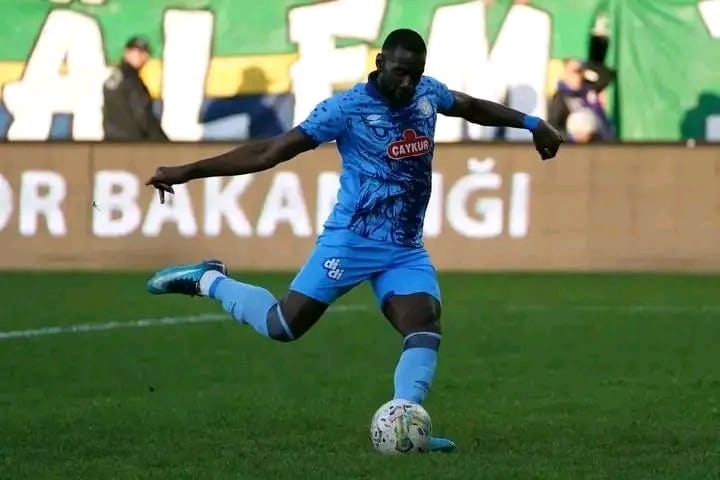 L'international congolais Yannick Bolasie et son club Rizespor