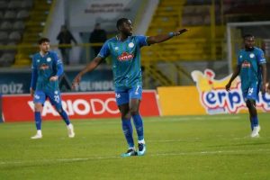 L'international congolais Yannick Bolasie et son club Rizespor