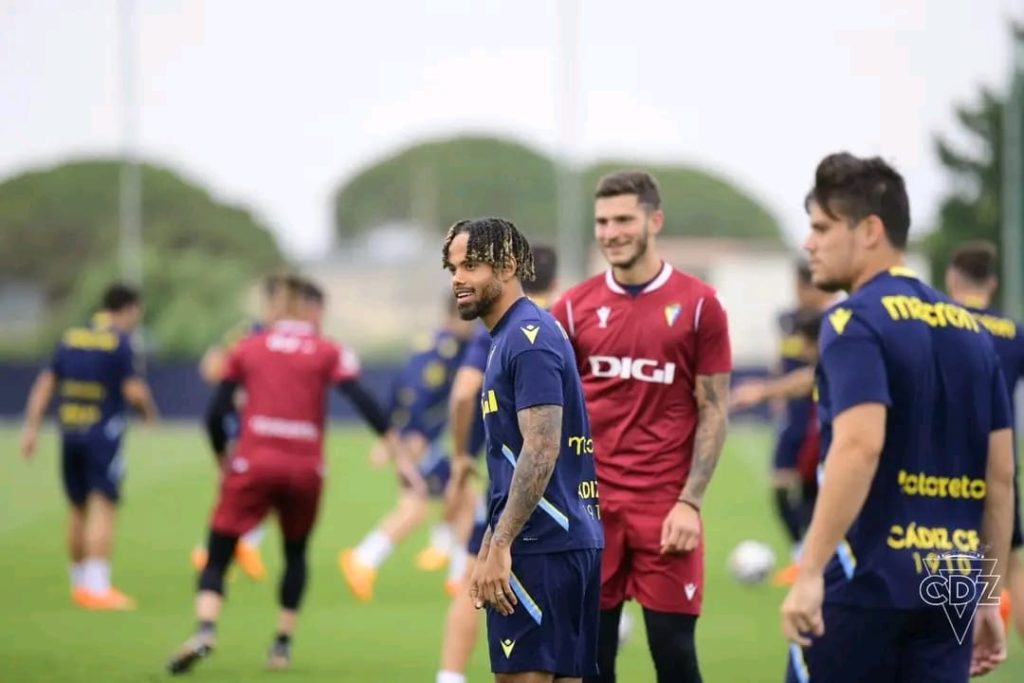 l'international congolais Théo Bongonda