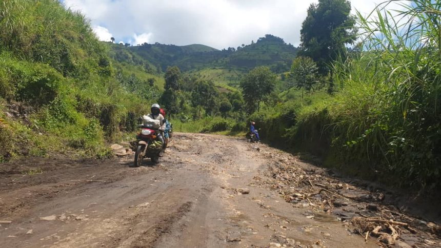 Un motard usagers de la route Goma-Masisi-Walikale