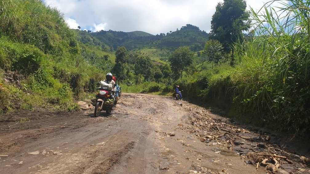 Un motard usagers de la route Goma-Masisi-Walikale