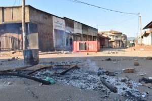 Dans les rues de la commune de Mulekera a Beni des barricades ont été installées