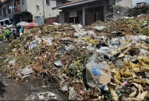 Goma : La poubelle du marché alanine, un danger pour les commerçants La poubelle du marché alanine, un danger pour les commerçants