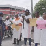 Une dizaine de jeunes de mouvement citoyen et groupe de pression était dans les rues de Goma pour manifester contre le pré cantonnement du M23 à Rumangabo