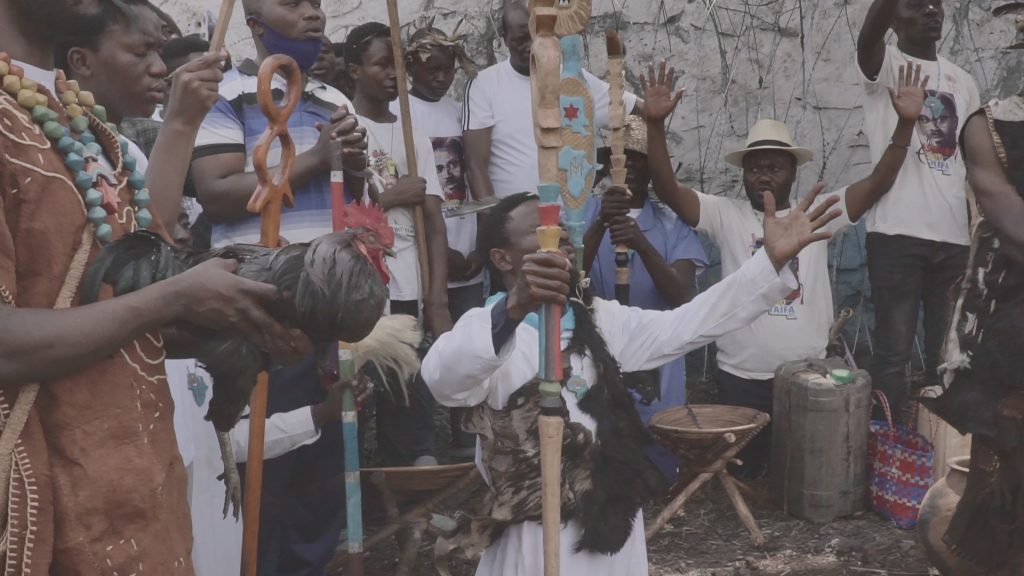 Les fidèles de l'église de Wazalendus dans les rues pour consacrer le pays aux ancêtres à l'occasion de l'indépendance