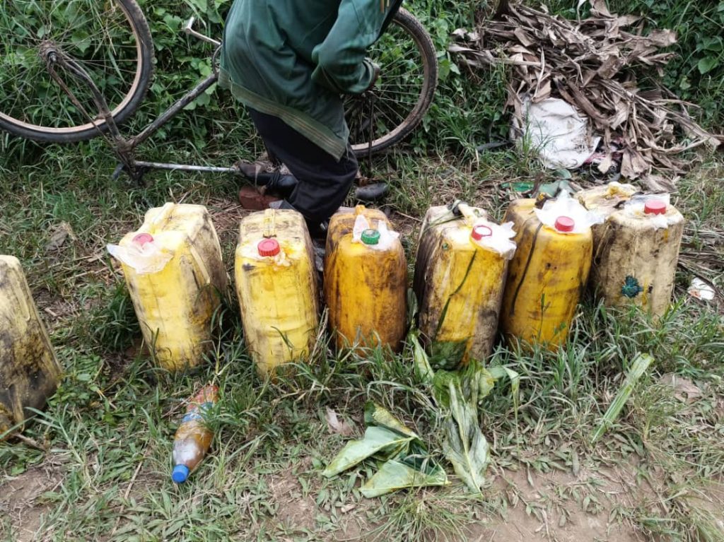 Les transporteurs d’huile de palme sur vélos alertent sur la présence des plusieurs barrières de tracasserie