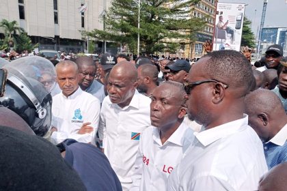 Sit-In de l'opposition devant le siège de la CENI pour dénoncer un processus électoral jugé chaotique