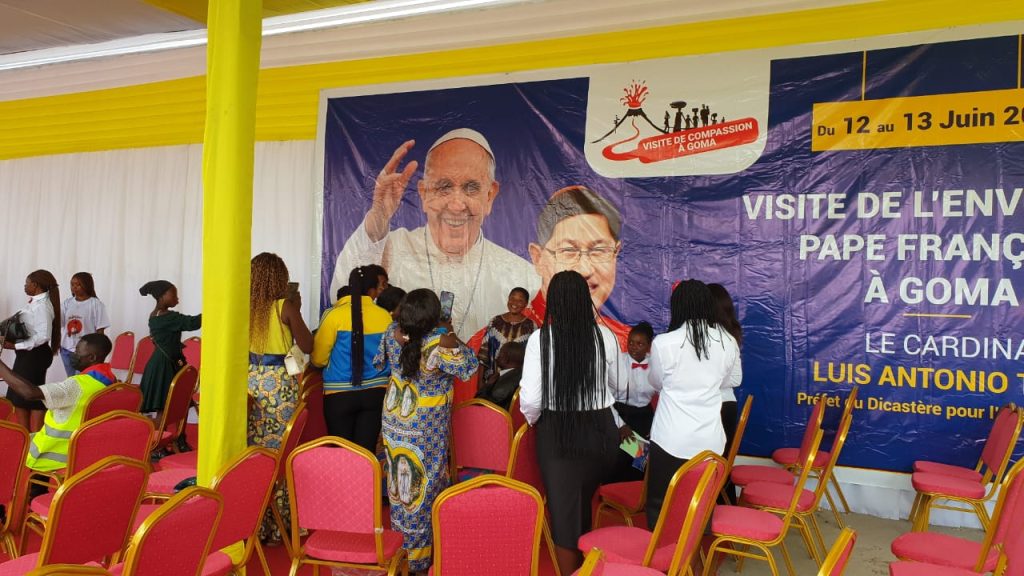 Une messe spéciale, dirigée par le cardinal Luis Antonio Tagle, envoyé spécial du souverain pontife