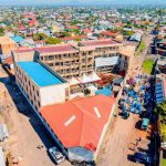 Vue aérienne de l'UAGO dans le quartier KATOYI à côté de l'Institut Maranatha