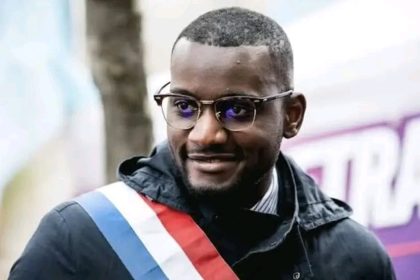 Carlos Martens Bilongo, député de la France Insoumise de Jean Luc Melonchon, a déposé, le 18 juillet 2023 sur la table de l'Assemblée nationale française, une proposition de résolution condamnant Kigali qu’il accuse, à son tour, de soutenir le groupe rebelle du M23 dans l’Est de la RD Congo. Le texte est soutenu par tous les députés de La France insoumise.