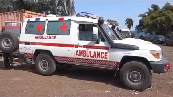 Le gouverneur militaire réceptionne un lot de 4 ambulances en faveur des FARDC de main d’un opérateur économique