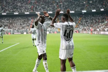 L'international congolais JACKSON MULEKA buteur en Europe league et son compatriote MASUAKU