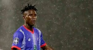 Transfert : Karim Kimvuidi s'engage officiellement avec Orlando Pirates pour les trois prochaines saisons Le jeune international Espoir congolais, Karim Kimvuidi