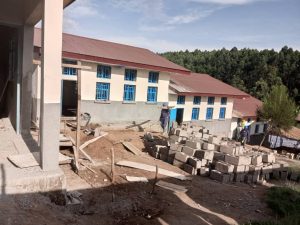 Butembo : À 5 jours de la rentrée scolaire, le fonds social RDC n'a pas achevé la construction des classes (Société civile) À 5 jours de la rentrée scolaire, le fonds social RDC n'a pas achevé la construction des classes