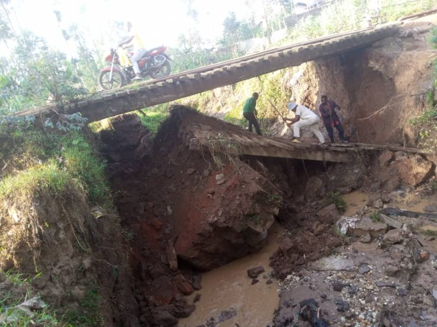 Le pont reliant le quartier Kyaghala à partir de la cellule Vutahira au quartier Rughenda