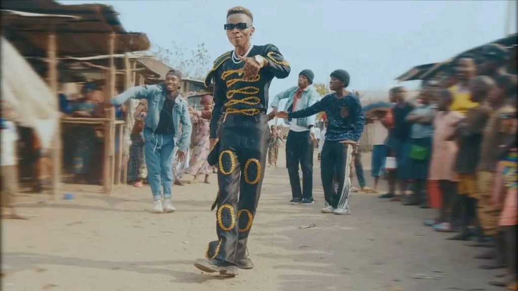 L'artiste musicien Sapologuano Odenumz du label  Sapogang Music évoluant au Sud-Kivu à l'est de la République démocratique du Congo