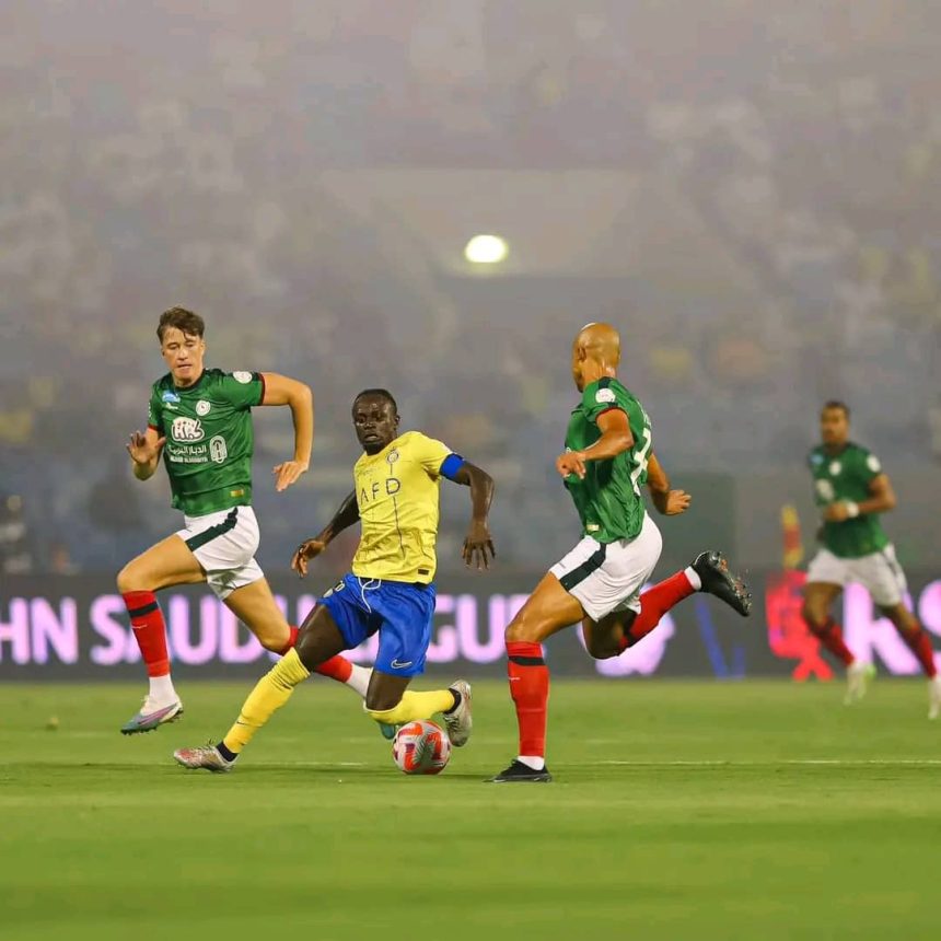 Le défenseur central du club saoudien D'Ettifaq FC Marcel Tisserand