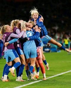 L'Angleterre s'impose et retrouve l'Espagne en finale
