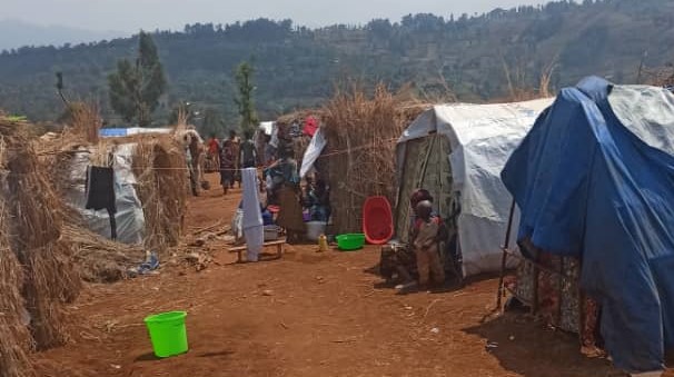 Camp des sinistrés de Kalehe dans la province du Sud-Kivu avant incendie.