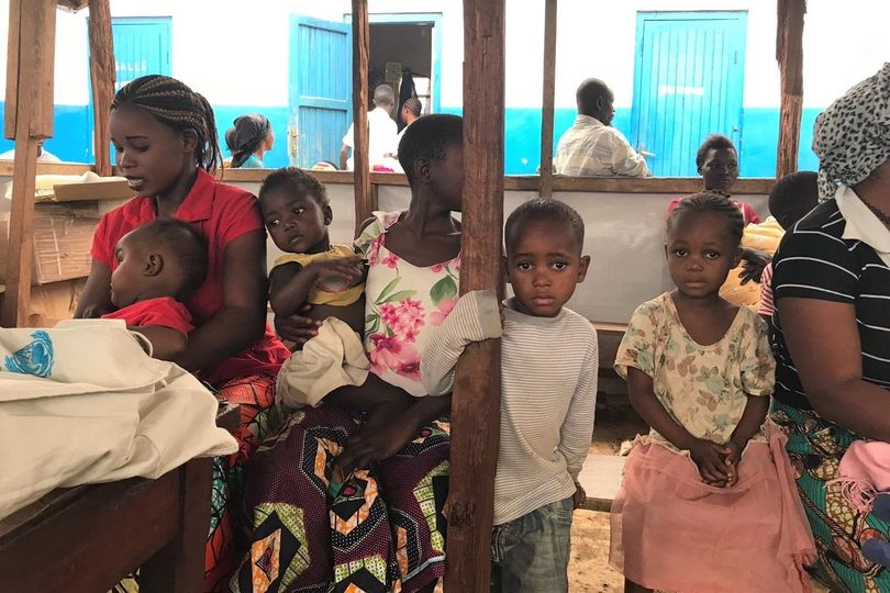 Ces enfants attendent d'être vaccinés 