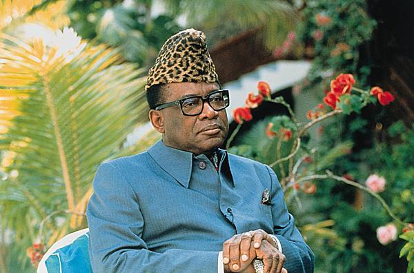 Joseph Désiré, puis Sese Seko Mobutu président de la République du Zaïre à la suite d'un coup d'État en 1965