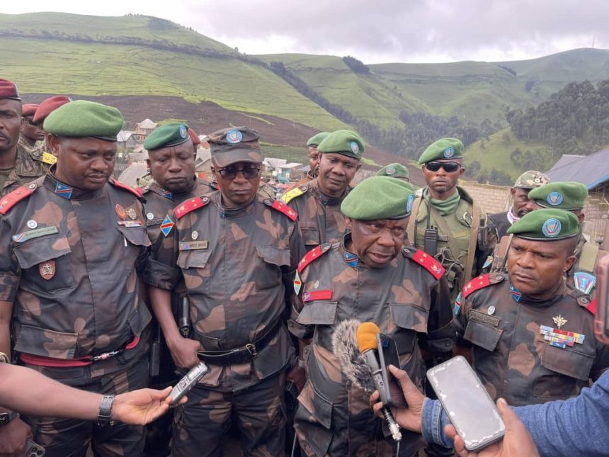 RDC : Le Gouverneur Militaire a.i et Commandant des opérations Peter CHIRIMWAMI ce vendredi à Mushake dans le territoire de Masisi