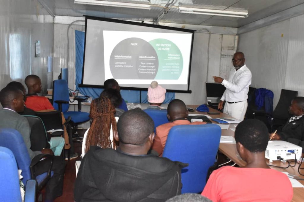 Des participants en pleine séance de formation à Lubero