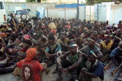 Des miliciens du groupe Bakata Katanga lors de leur reddition au bureau de la Monusco/Lubumbashi, samedi 23 mars 2013 Ph. Kabena