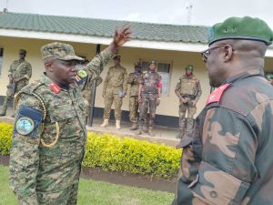 RDC-Traque des ADF : Le commandant secteur opérationnel Sokola 1 et celui de l'Ituri sont arrivés en Ouganda pour évaluer les opérations Le Commandant secteur opérationnel SOKOLA 1 Grand Nord, le Général Major KASONGO MALOBA Robert et son collègue du secteur opérationnel ITURI, le Général Major NYEMBO Abdallah