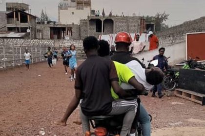 Un engin explosif vient de créer de dégâts au stade de l'unité en plein entraînement de joueurs