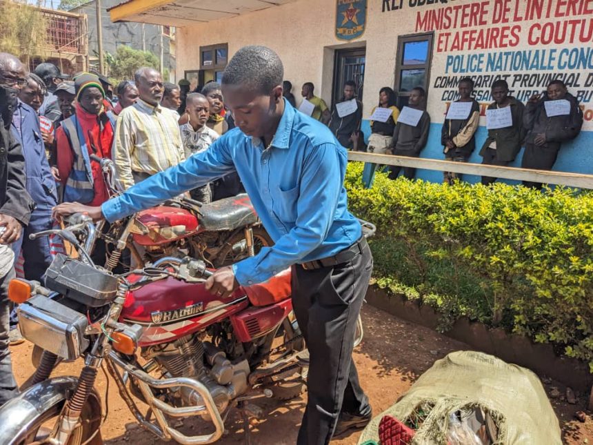 Quatorze présumés bandits ont été présentés à la presse en ville commerciale de Butembo