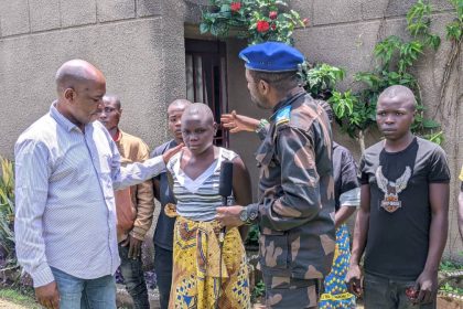 Lors de la remise des ex-otages des ADF à la société civile de Beni