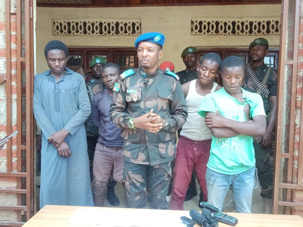 Photo d'illustration : le capitaine Antony Mualushayi lors de la présentation des ADF à Beni