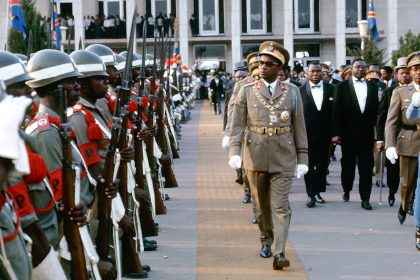 Mobutu célèbre le sixième anniversaire de l’indépendance du pays, à Kinshasa, le 30 juin 1966