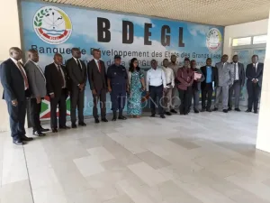 Les autorités de la Mairie de Goma et de la Banque de développement des États des grands lacs BDEGL, viennent de signer le contrat de construction et de modernisation du marché central des Virunga