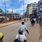 La majorité des axes routiers sont presque vides et sans véhicules. Des motos et des camions ne sont pas visibles dans la ville de Bukavu