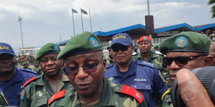 Le commandant de la 34ᵉ région militaire, le Général Major Mpezo Bruno