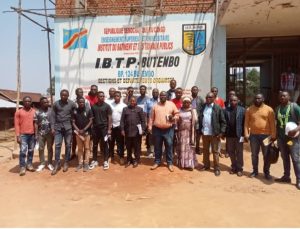 Photo d'illustration de tiers : Les membres du comité de gestion et du comité instudiantin de l'IBTP Butembo