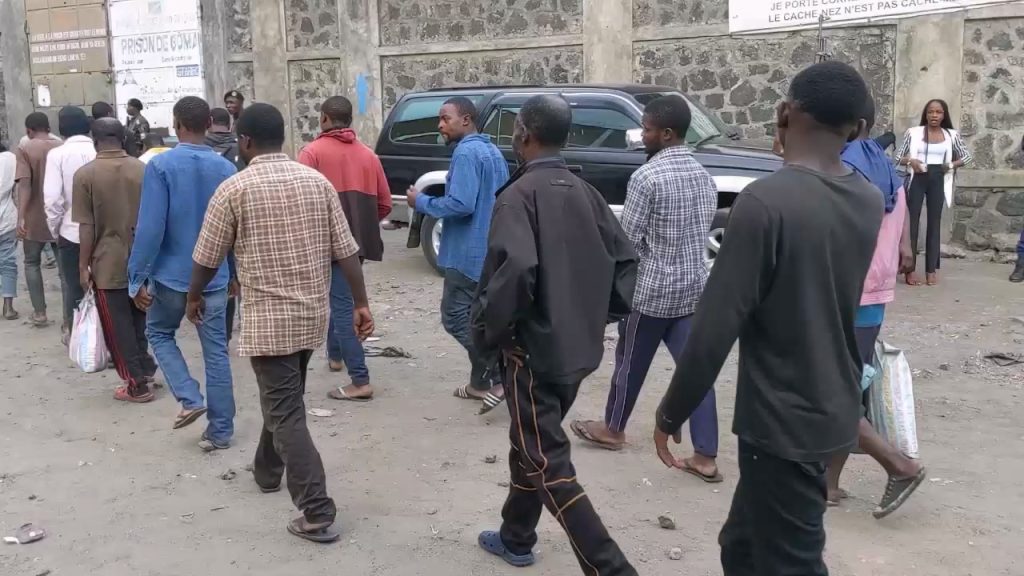 Les adeptes de l'église Wazalendu acquittés croupissent encore en prison, inacceptable pour leurs avocats