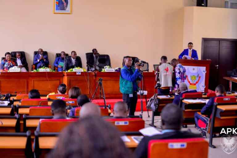 L'Assemblée provinciale de Kinshasa a rejeté la motion de défiance contre le gouverneur gentiny ngobila mbaka